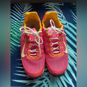 NIKE - Women’s Cross Country and Track Shoes with spikes Size 6.5